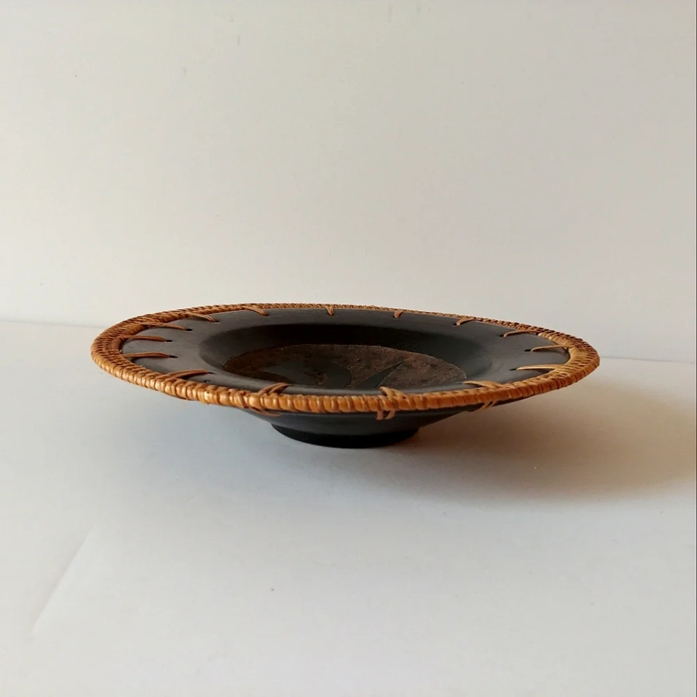 Decorative Plate Reed Wrapped Table Decor